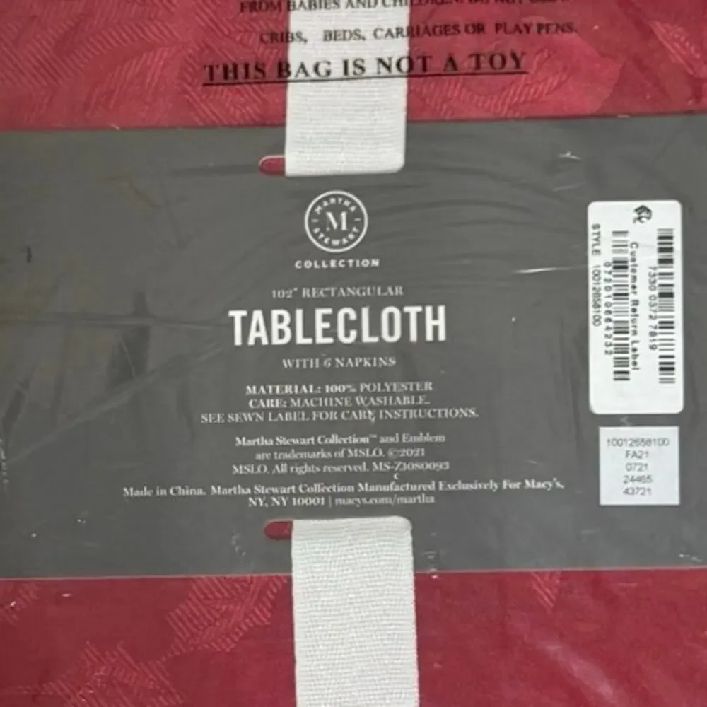 Martha Stewart Collection Tablecloth Rectangular 102” + 6 Napkins Holiday Holly